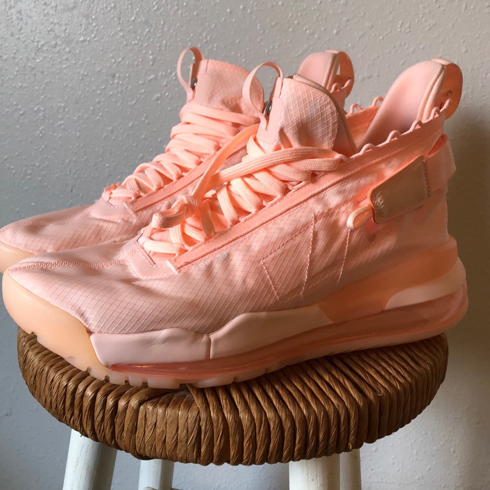 Size 13 lightly used teal Jordan Proto max 720